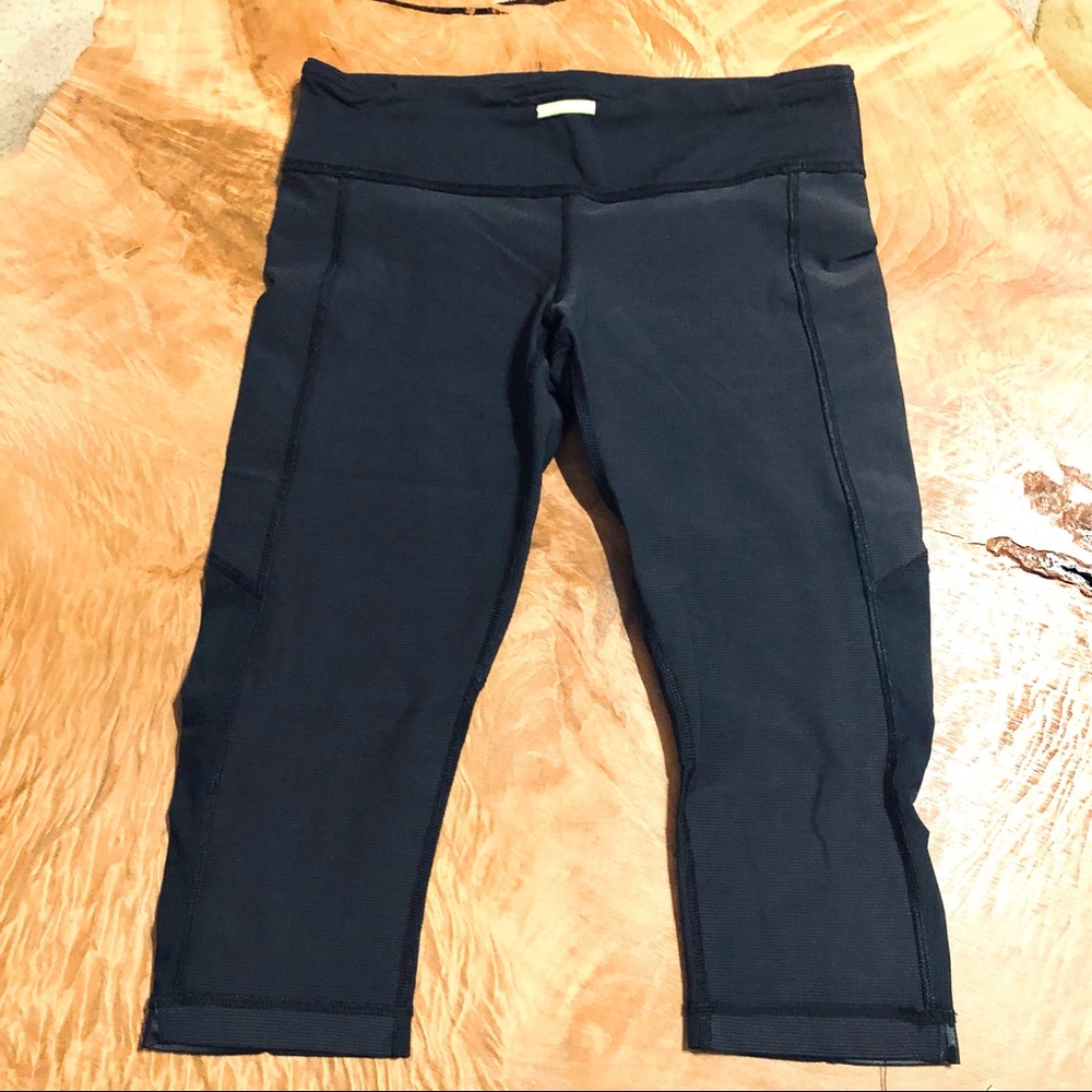 Lululemon Black Grey Stripped Cropped Yoga Pants